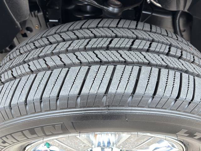 Used 2012 Ford F150 XLT w/ XLT Chrome Pkg image 10