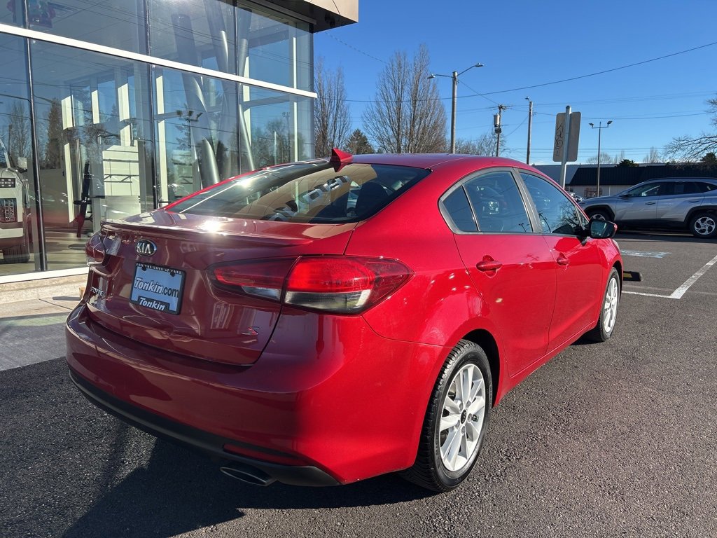 Used 2017 Kia Forte S image 3