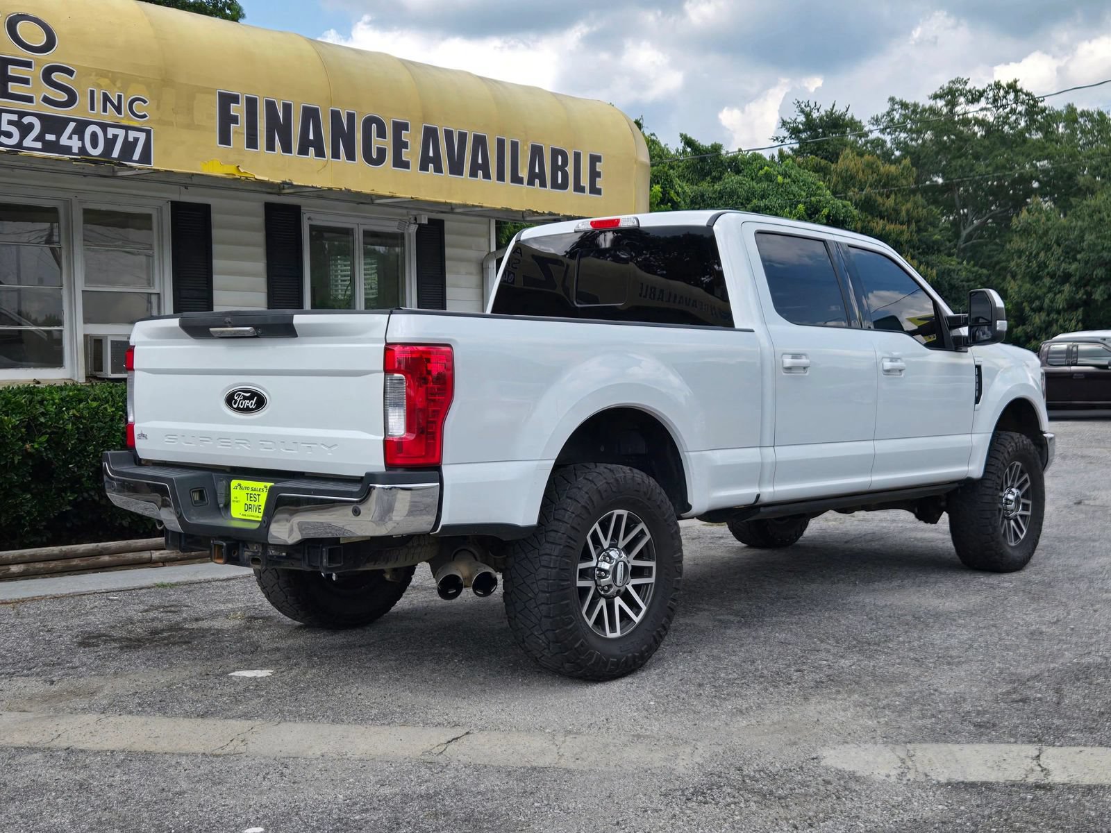 Used 2017 Ford F250 Lariat w/ Lariat Value Package AWD/4WD image 3