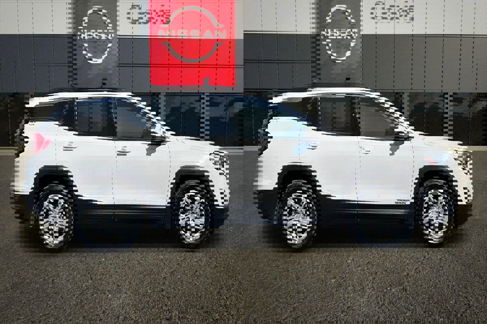 Used 2018 GMC Terrain SLE w/ Driver Convenience Package image 9