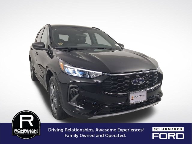 Used 2023 Ford Escape ST-Line w/ Tech Pack #1 AWD/4WD image 3