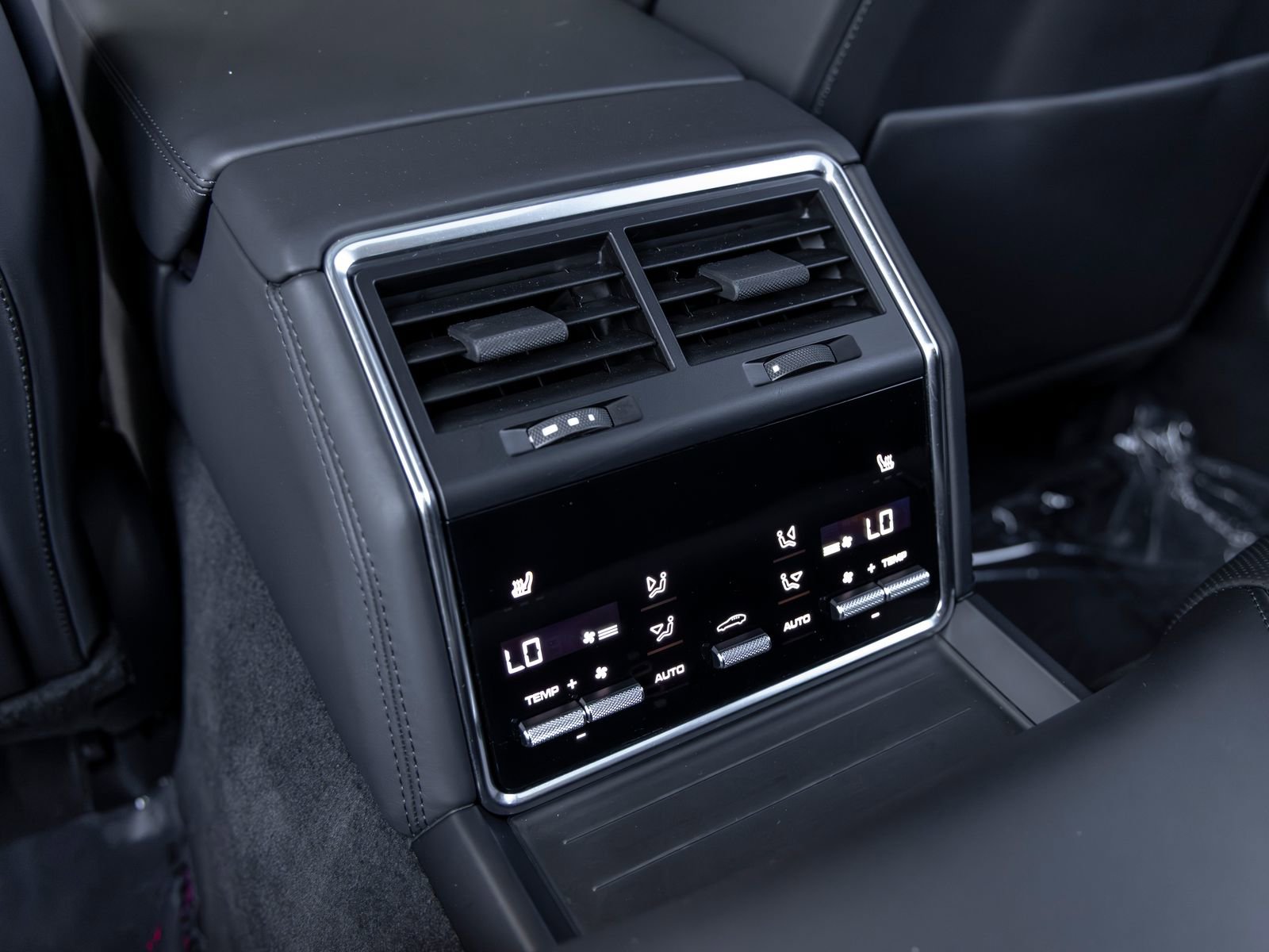 Certified 2022 Porsche Panamera 4S AWD/4WD image 47
