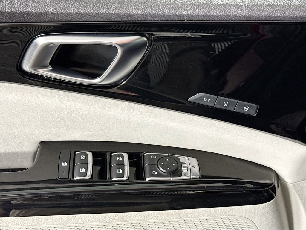 Used 2022 Kia Carnival SX Prestige FWD image 26
