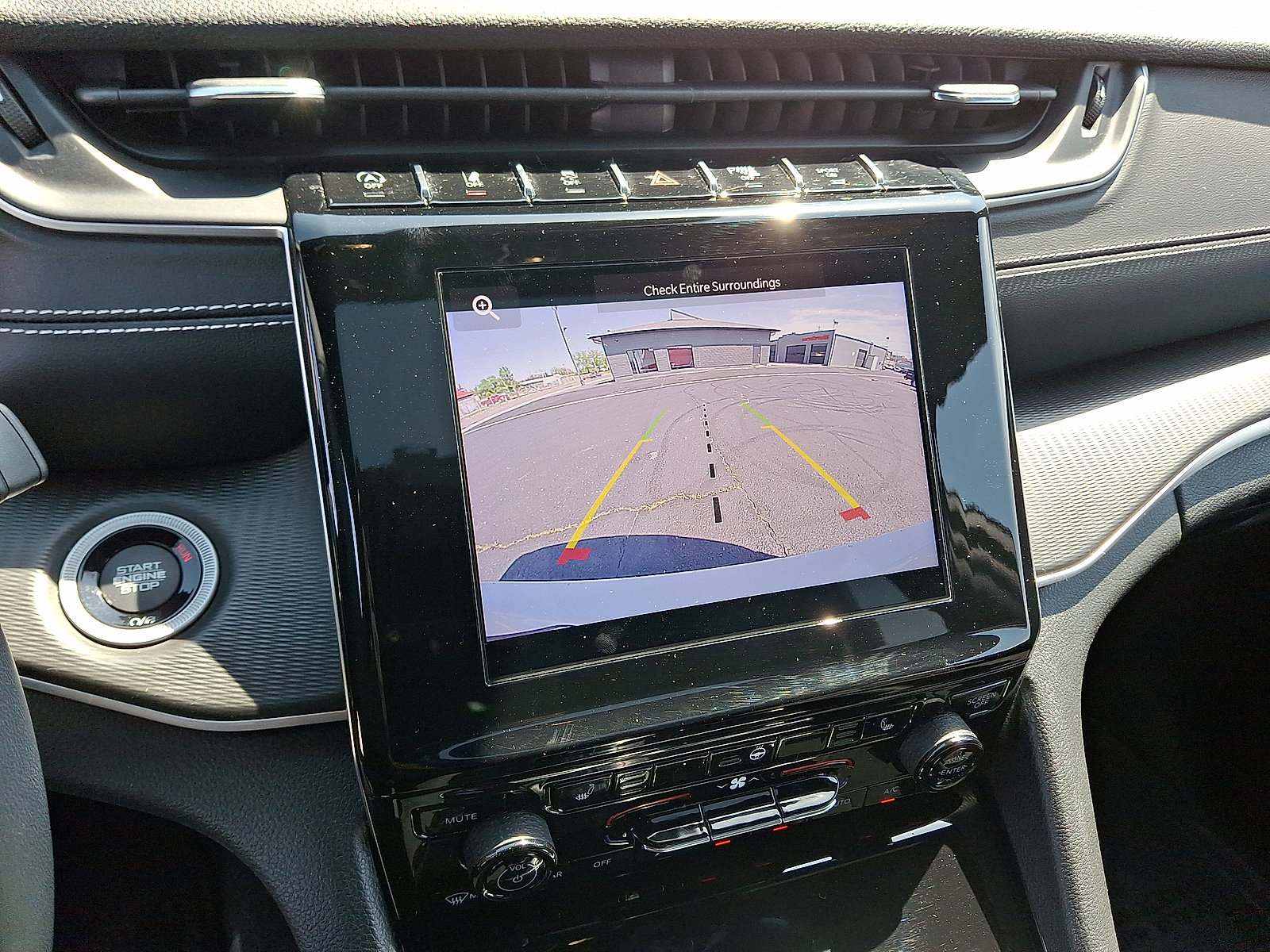 Used 2023 Jeep Grand Cherokee L Laredo AWD/4WD image 7