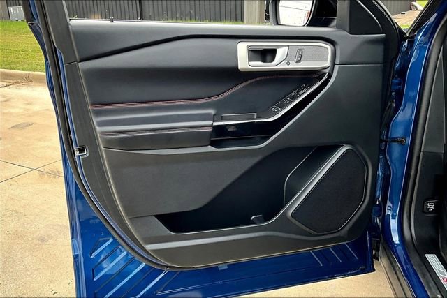 Used 2023 Ford Explorer ST-Line w/ Class IV Trailer Tow Package RWD image 23