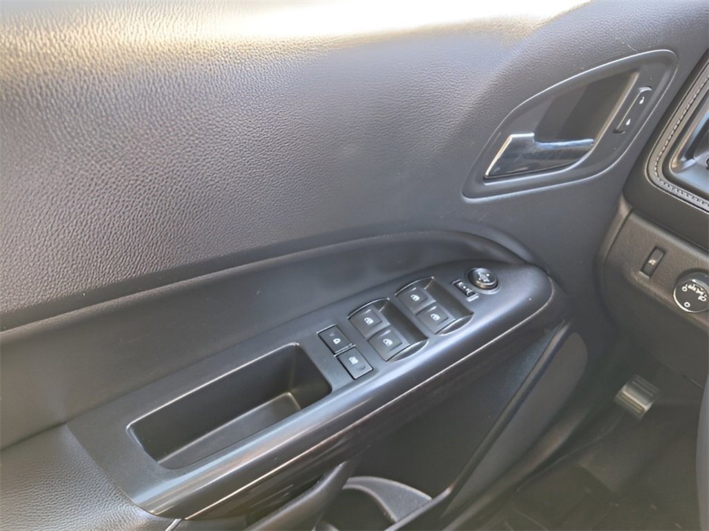 Used 2019 GMC Canyon SLE image 17