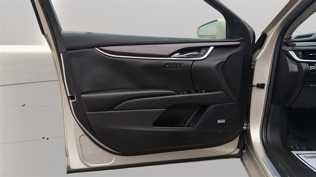 Used 2015 Cadillac XTS Luxury image 15