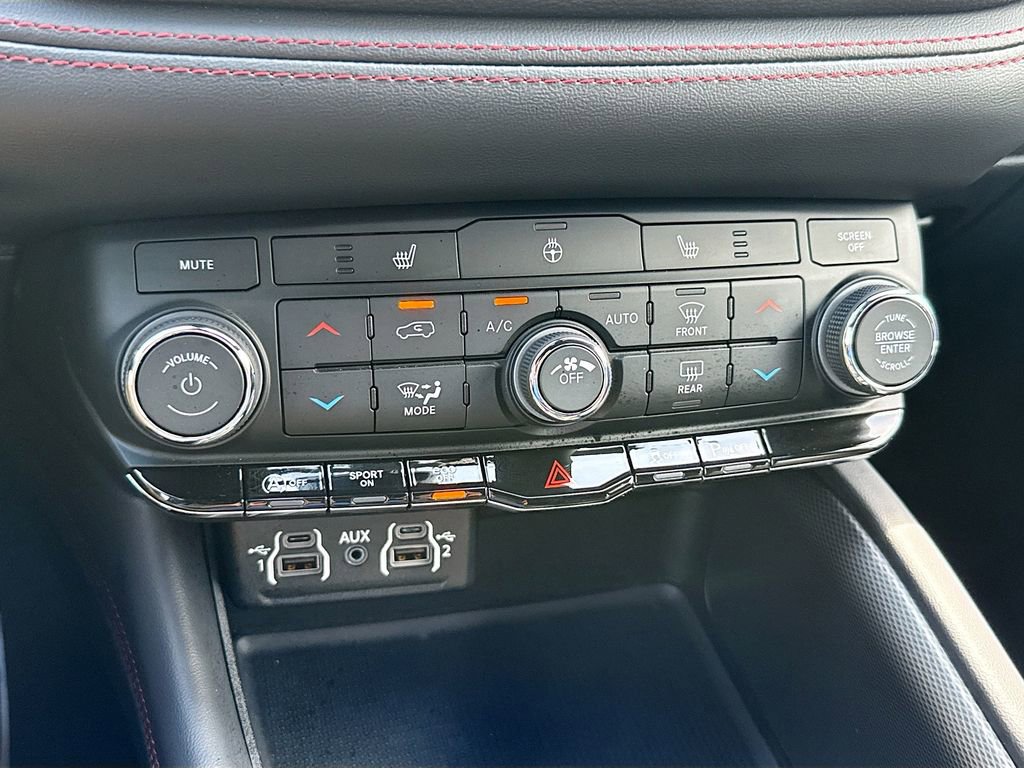 Used 2025 Dodge Durango GT image 17