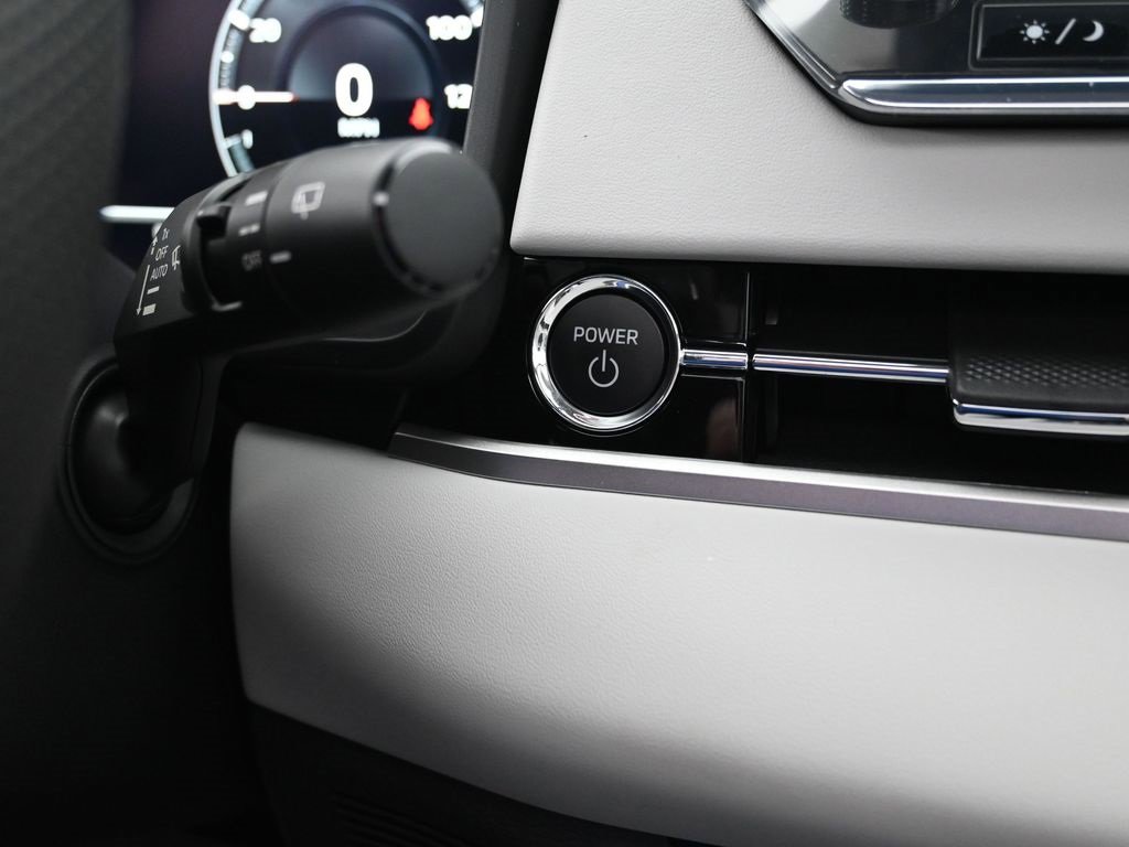New 2025 Mitsubishi Outlander SEL image 25