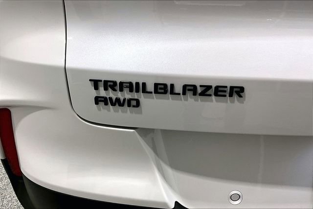 Used 2025 Chevrolet TrailBlazer RS w/ Convenience Package AWD/4WD image 25