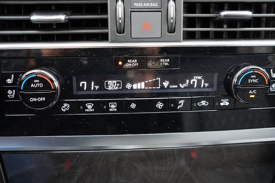 Used 2023 INFINITI QX80 Sensory w/ All-Season Package image 33