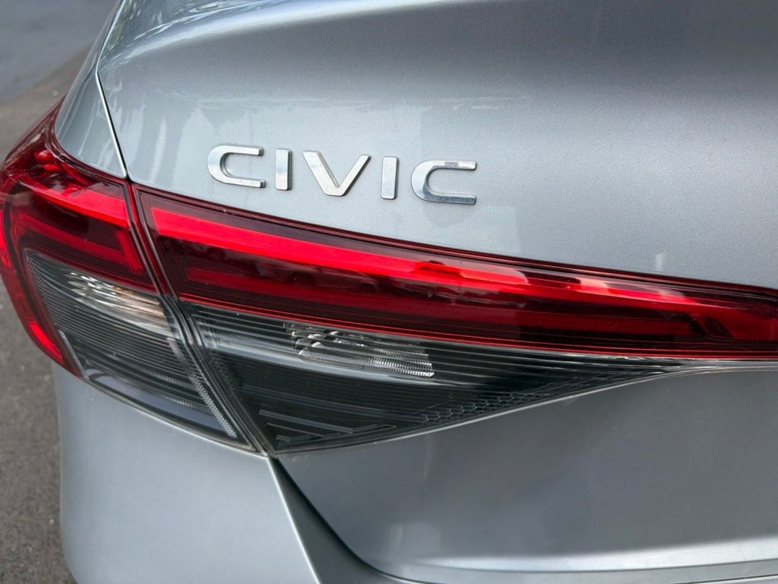 Used 2023 Honda Civic Sport image 9