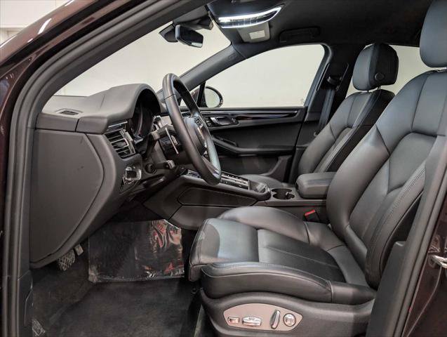 Used 2025 Porsche Macan AWD/4WD image 5