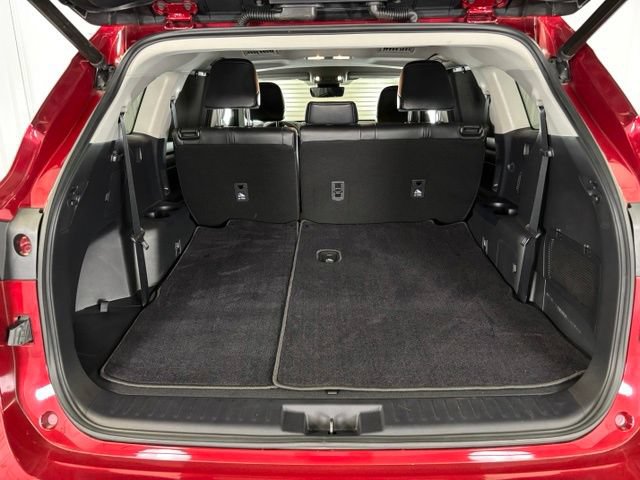 Used 2022 Toyota Highlander XLE FWD image 15