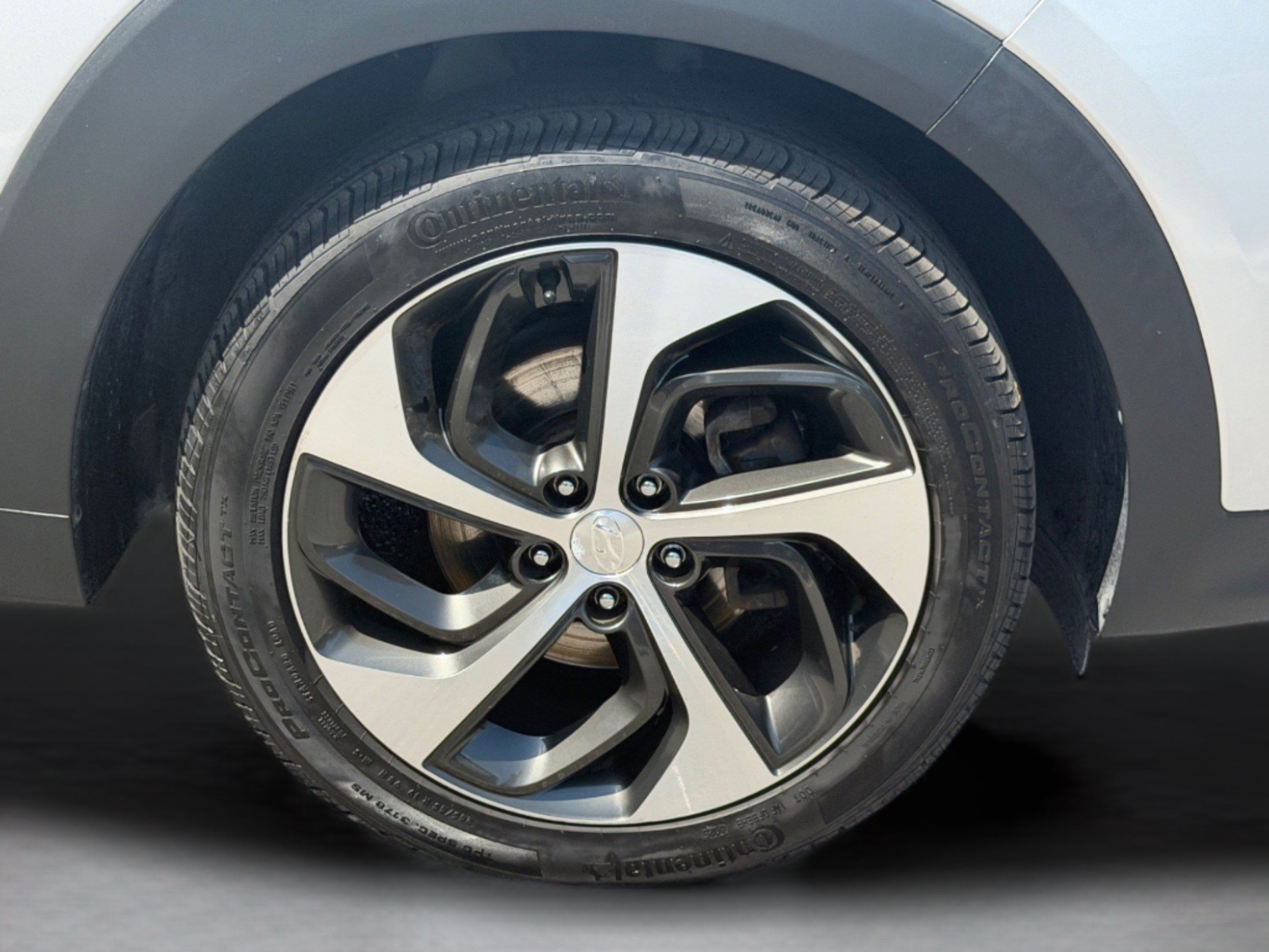 Used 2018 Hyundai Tucson Value AWD/4WD image 48