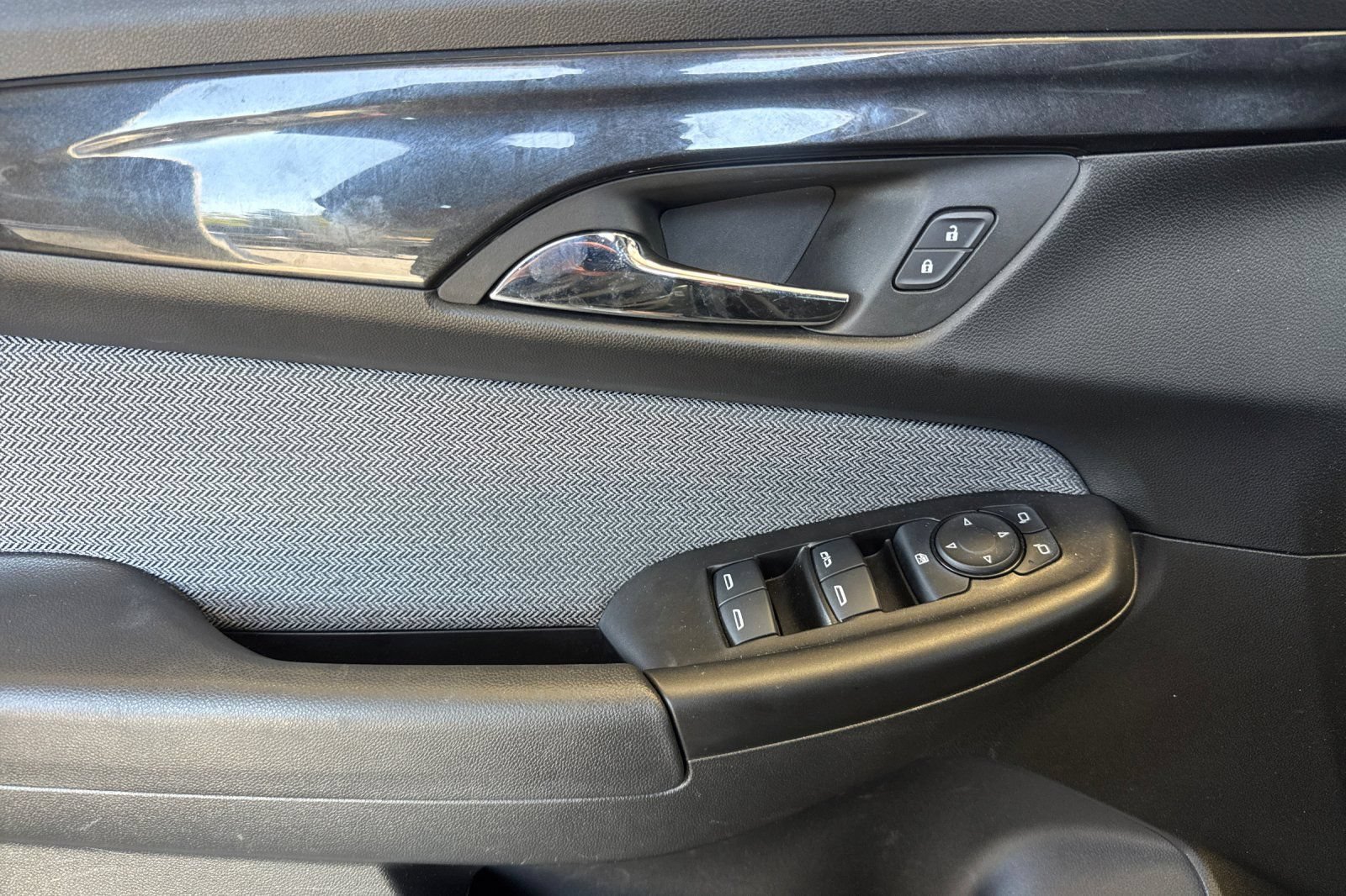 Used 2024 Chevrolet TrailBlazer LT w/ LT Cold Weather Package FWD image 12