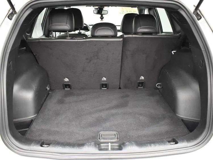 Used 2024 Jeep Compass Latitude image 18