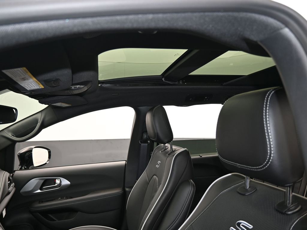 New 2026 Chrysler Pacifica Limited w/ S Appearance Package image 11