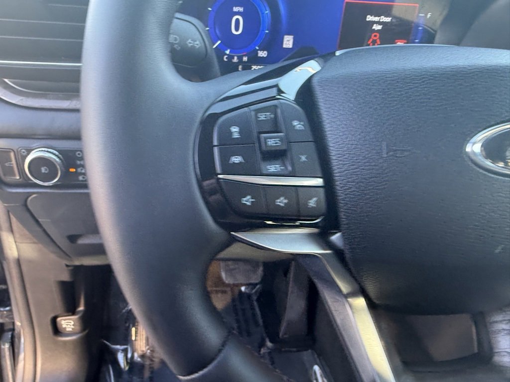 Used 2023 Ford Explorer Platinum w/ Technology Package image 23