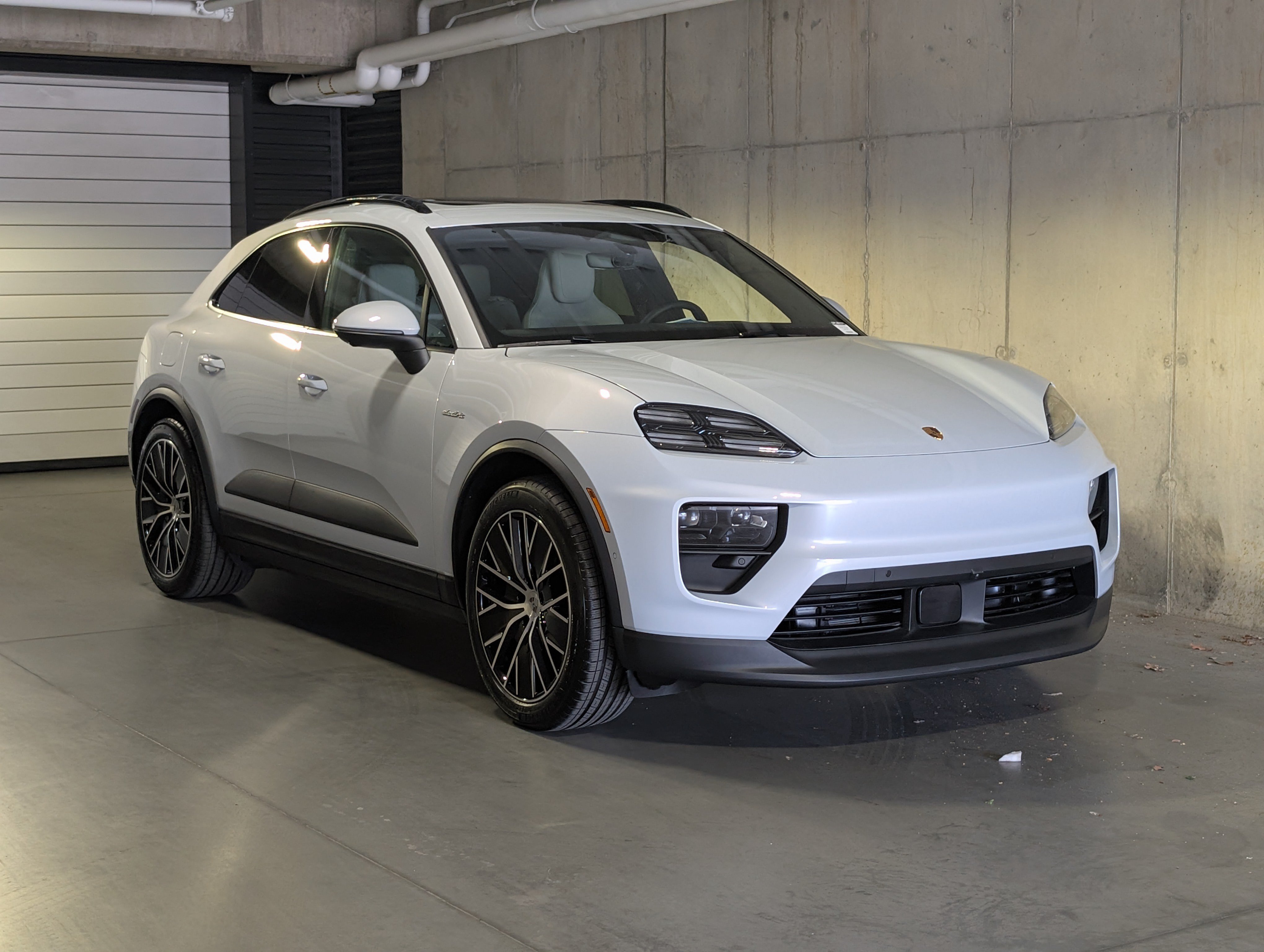 New 2026 Porsche Macan 4 Electric AWD/4WD image 11