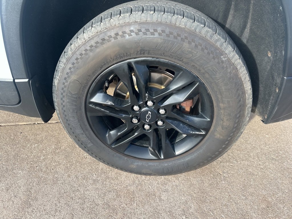 Used 2022 Chevrolet Traverse LS w/ Midnight/Sport Edition image 7