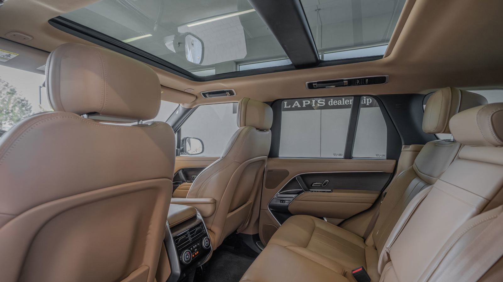 Used 2023 Land Rover Range Rover SE AWD/4WD image 25