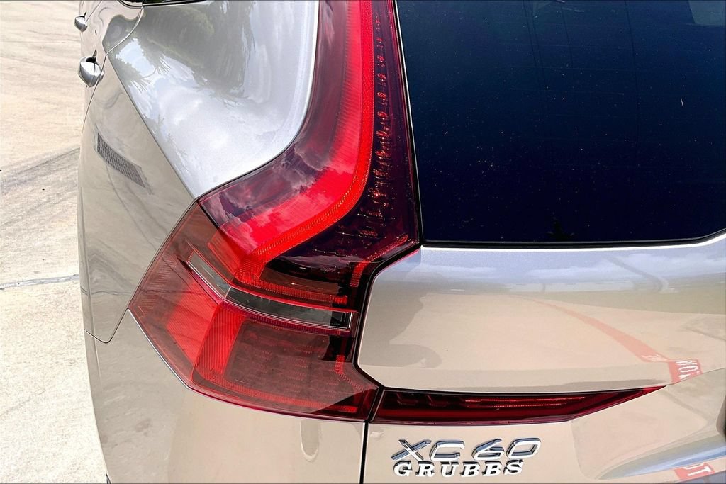 Certified 2026 Volvo XC60 B5 Plus AWD/4WD image 40