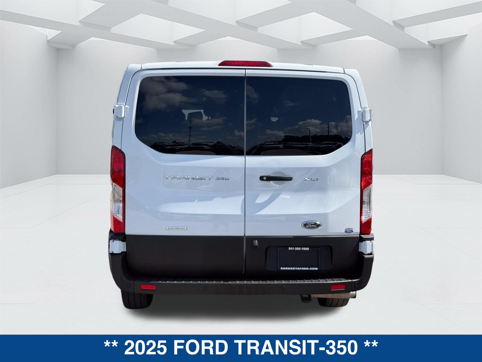 Used 2025 Ford Transit 350 XLT RWD image 5
