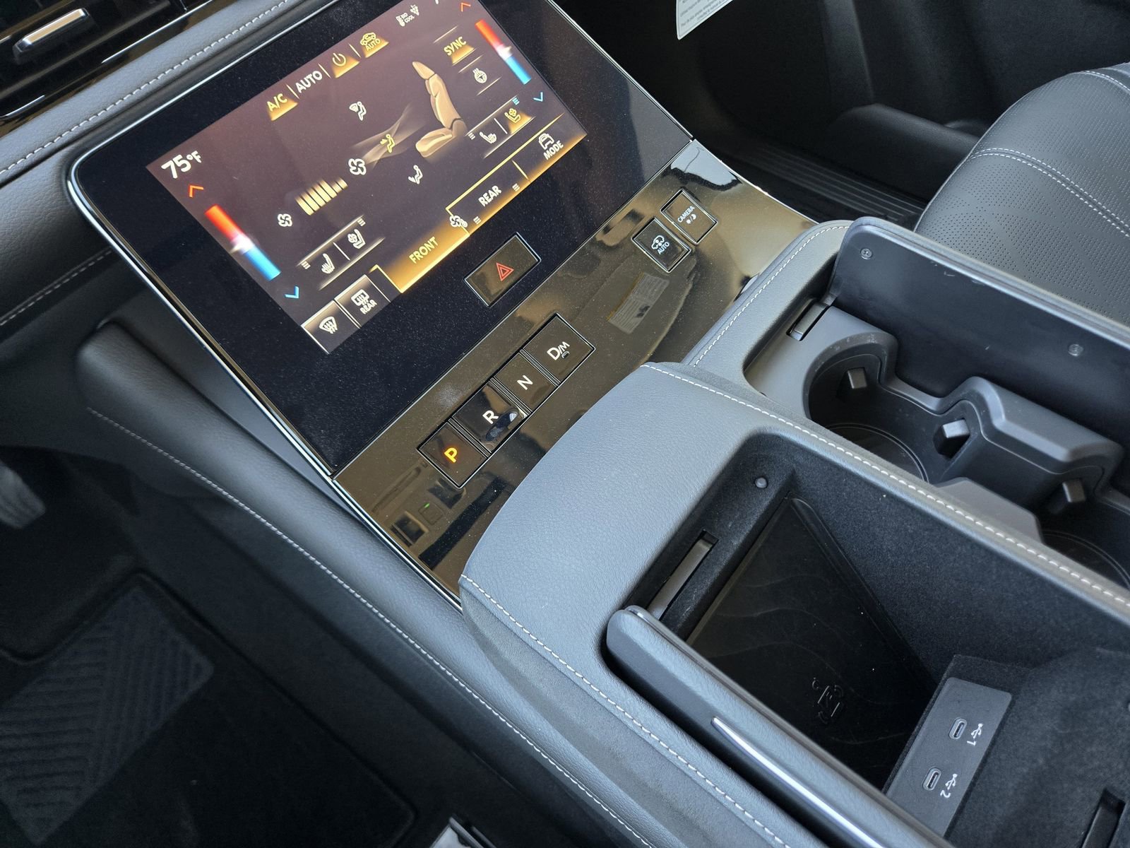 Used 2025 INFINITI QX80 Sensory image 16