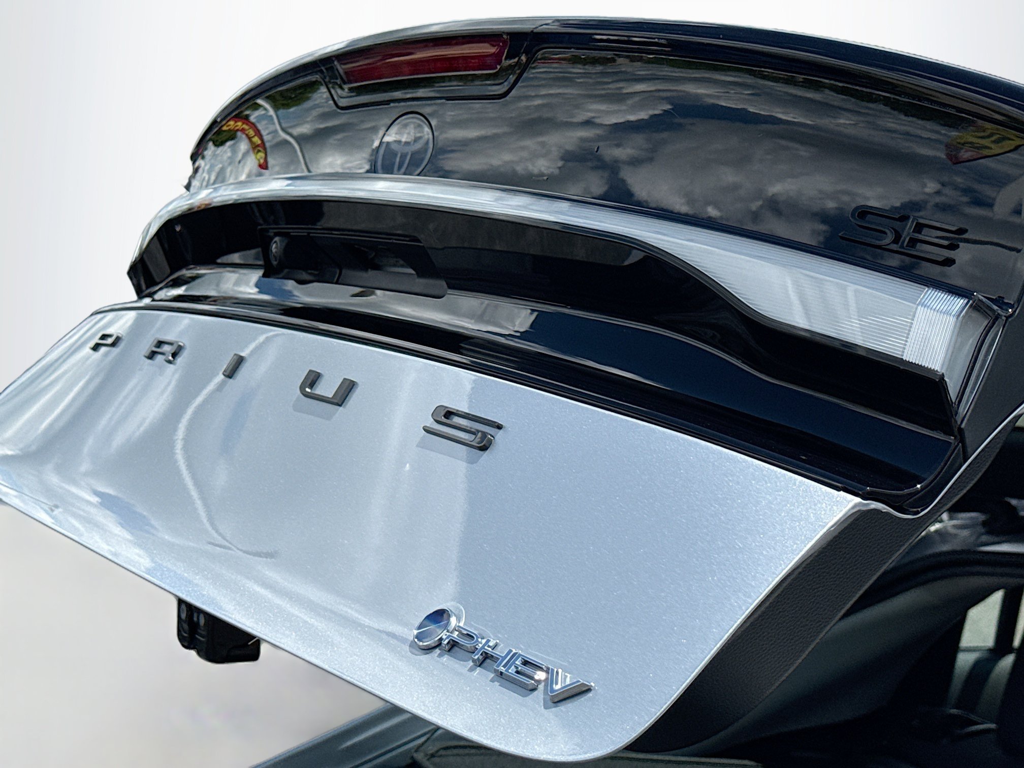 Used 2026 Toyota Prius Plug-In Hybrid FWD image 15