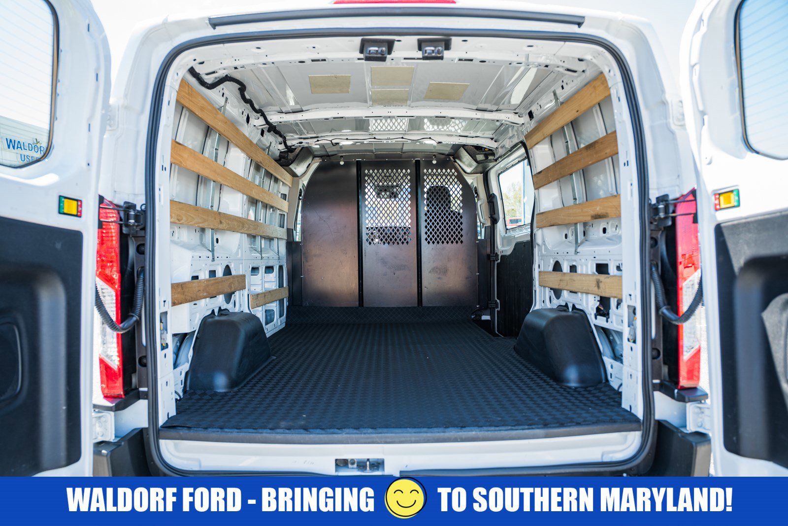 Used 2024 Ford Transit 250 Low Roof w/ Exterior Upgrade Package image 9