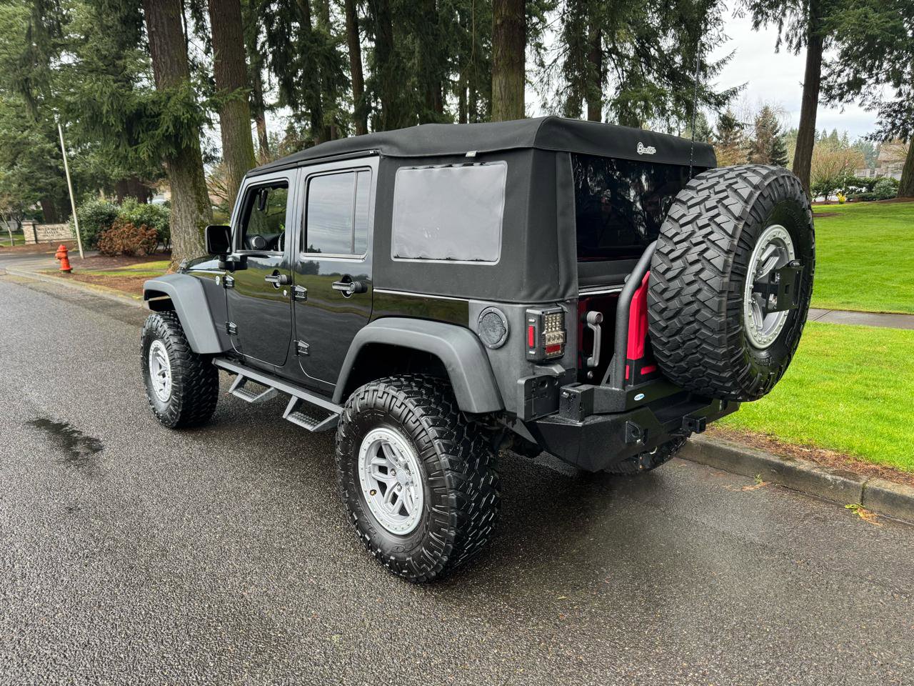 Used 2015 Jeep Wrangler Unlimited Sport image 3