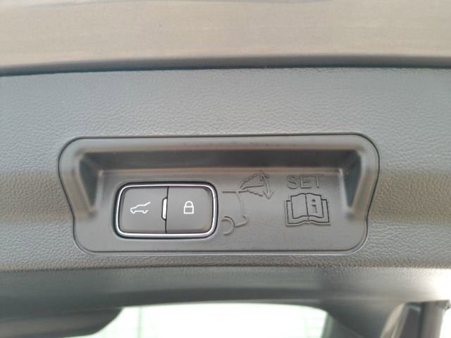 Used 2024 Ford Explorer Limited image 29