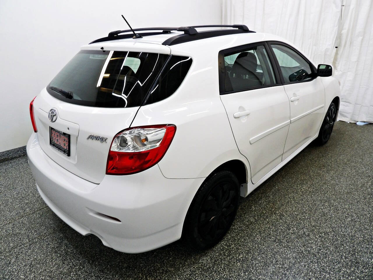 Used 2013 Toyota Matrix L FWD image 6