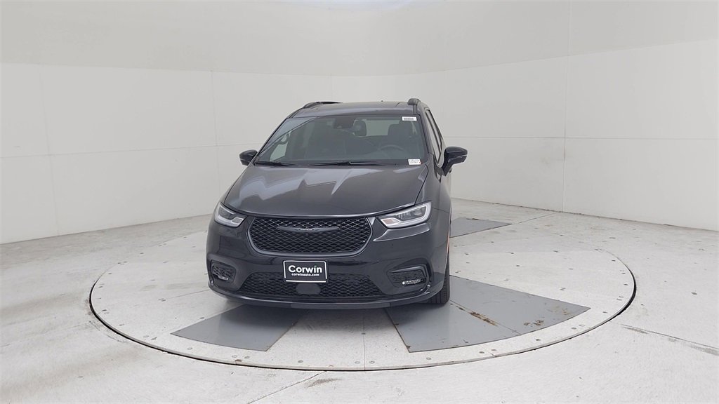 New 2026 Chrysler Pacifica Limited w/ S Appearance Package image 6