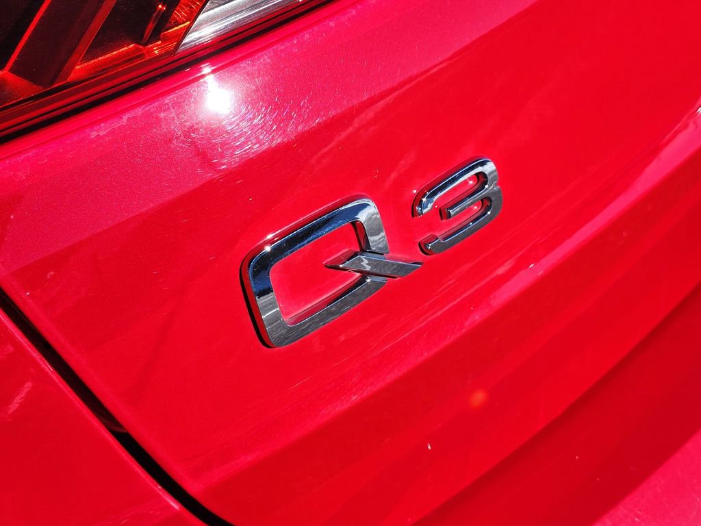 Used 2024 Audi Q3 2.0T Premium image 30