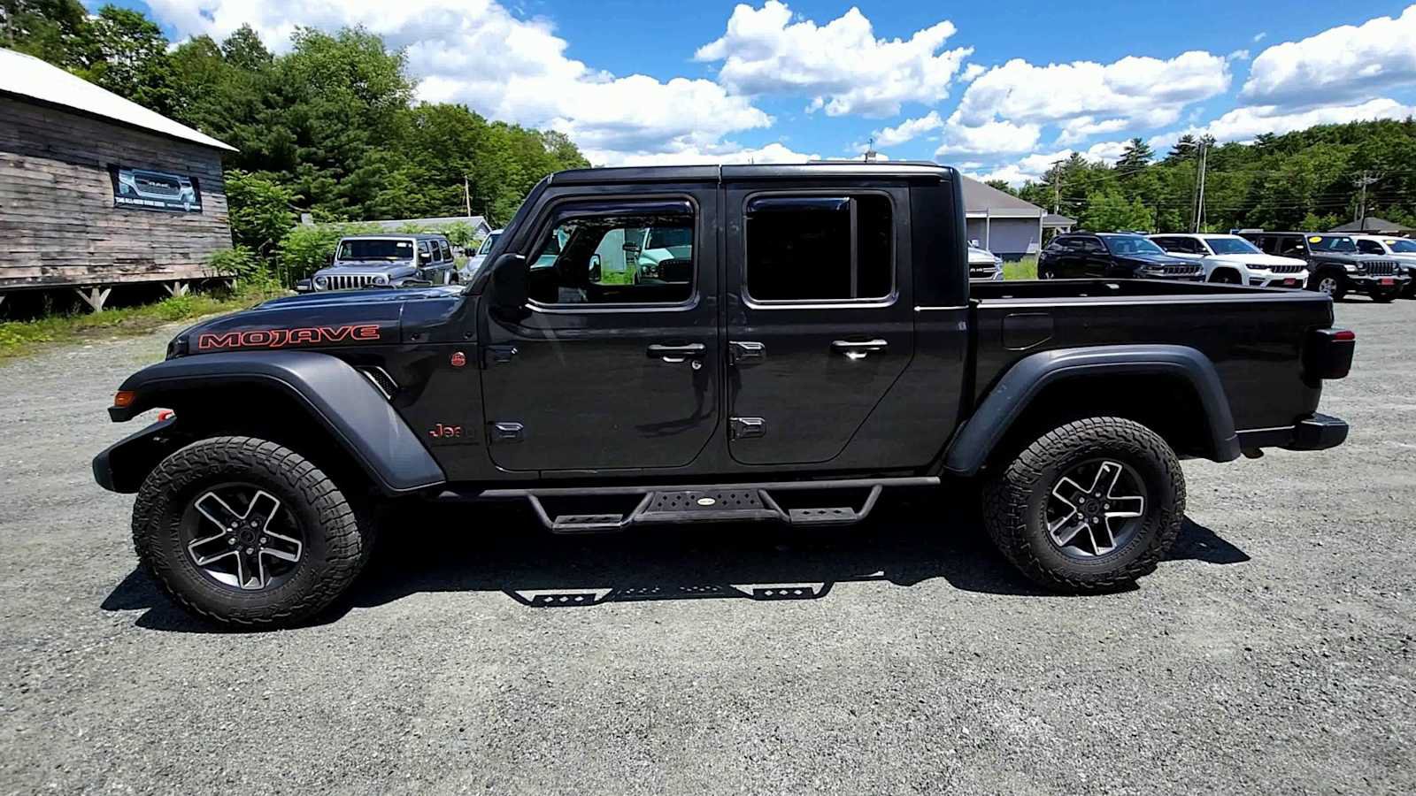 Used 2024 Jeep Gladiator Mojave w/ Convenience Group AWD/4WD image 5