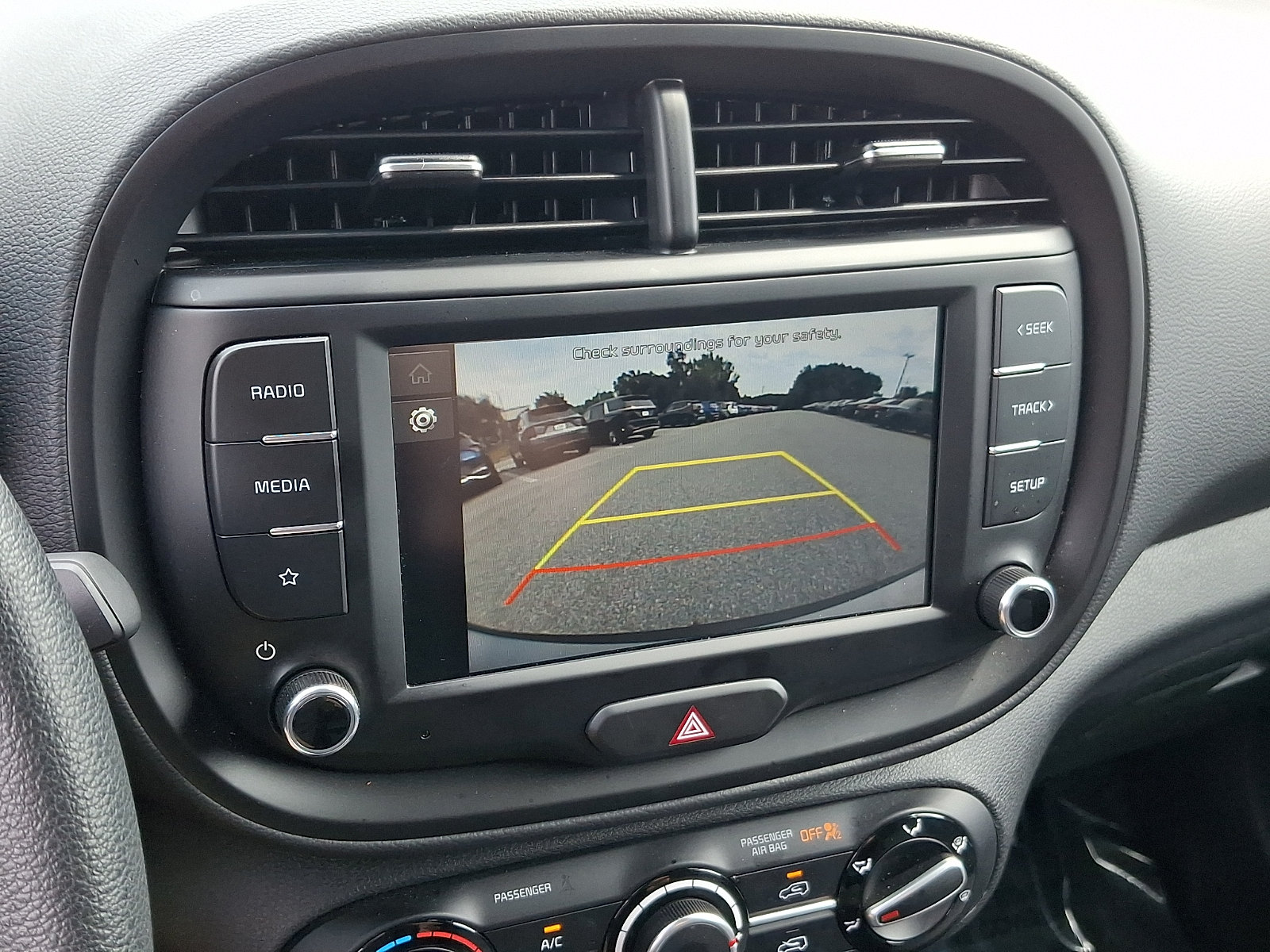 Certified 2025 Kia Soul LX w/ LX Technology Package FWD image 17