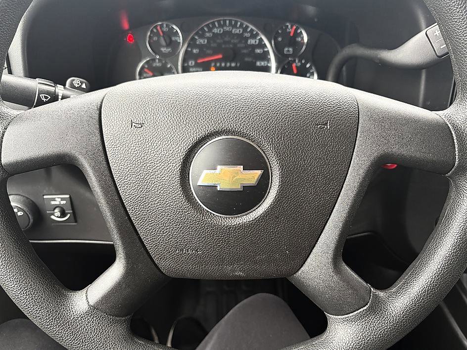 Used 2025 Chevrolet Express 2500 Extended RWD image 13