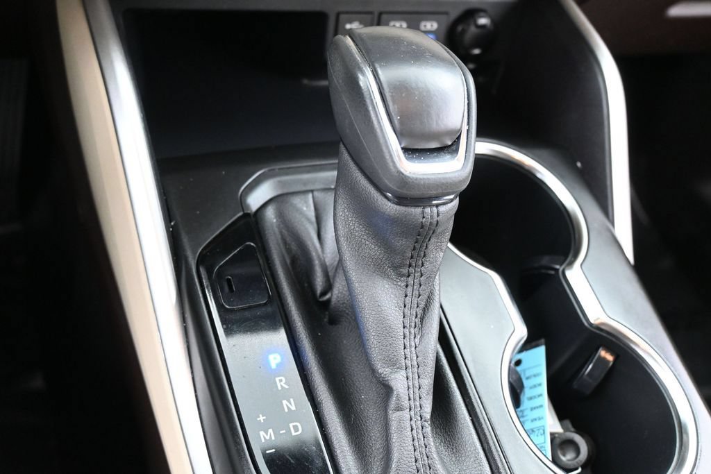 Used 2022 Toyota Highlander XLE FWD image 22