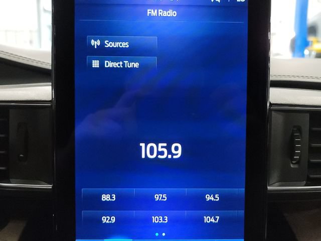 Used 2022 Ford Explorer Platinum w/ Equipment Group 601A AWD/4WD image 6