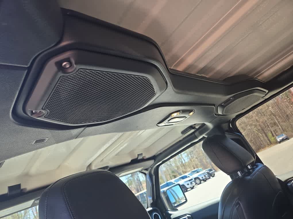 Used 2023 Jeep Wrangler Unlimited Sahara w/ Cold Weather Group AWD/4WD image 34