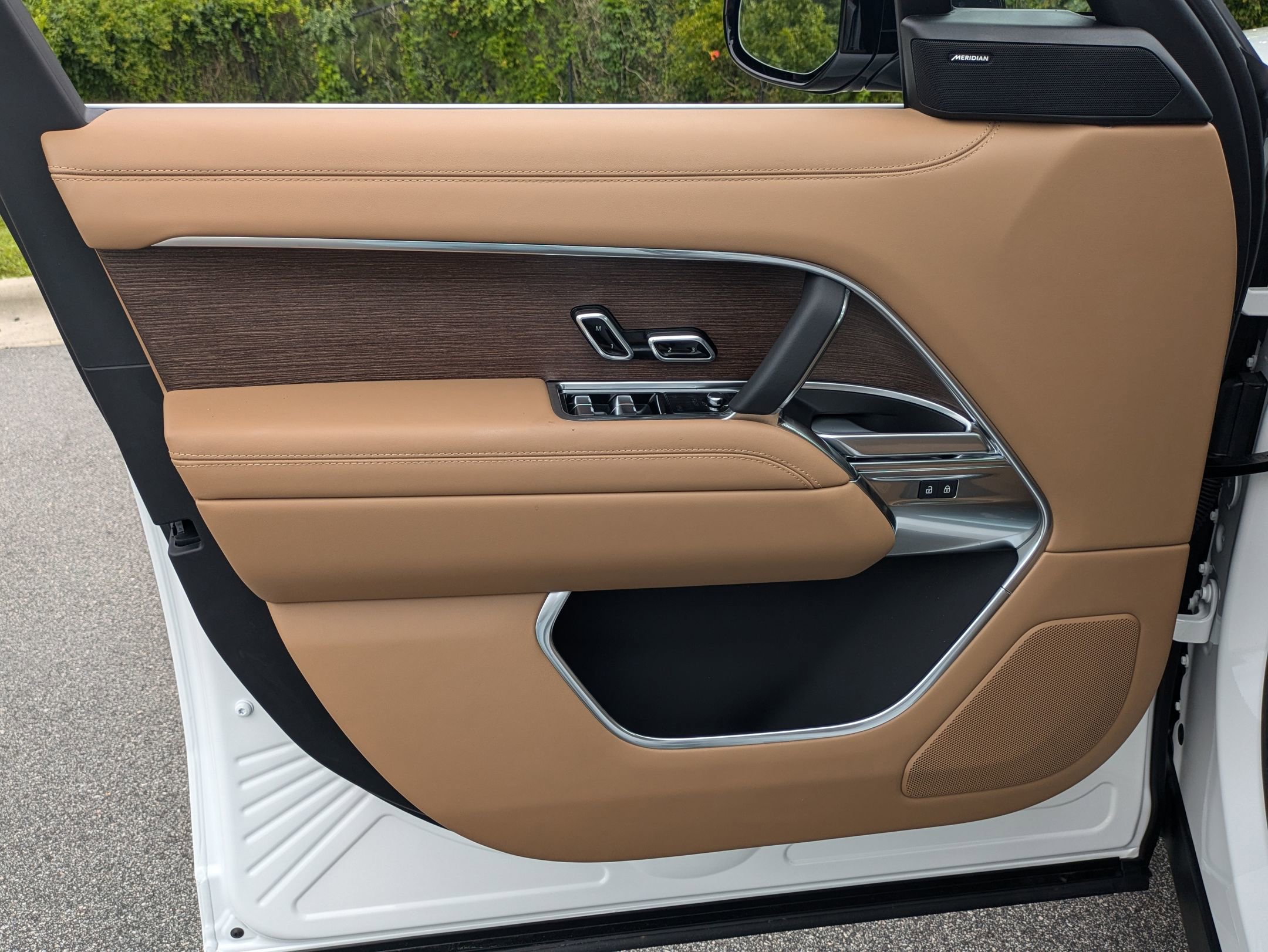 New 2025 Land Rover Range Rover SE image 20