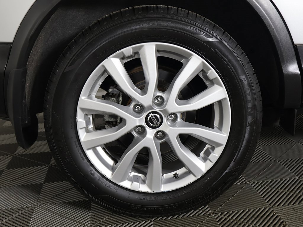 Used 2022 Nissan Rogue Sport SV image 18