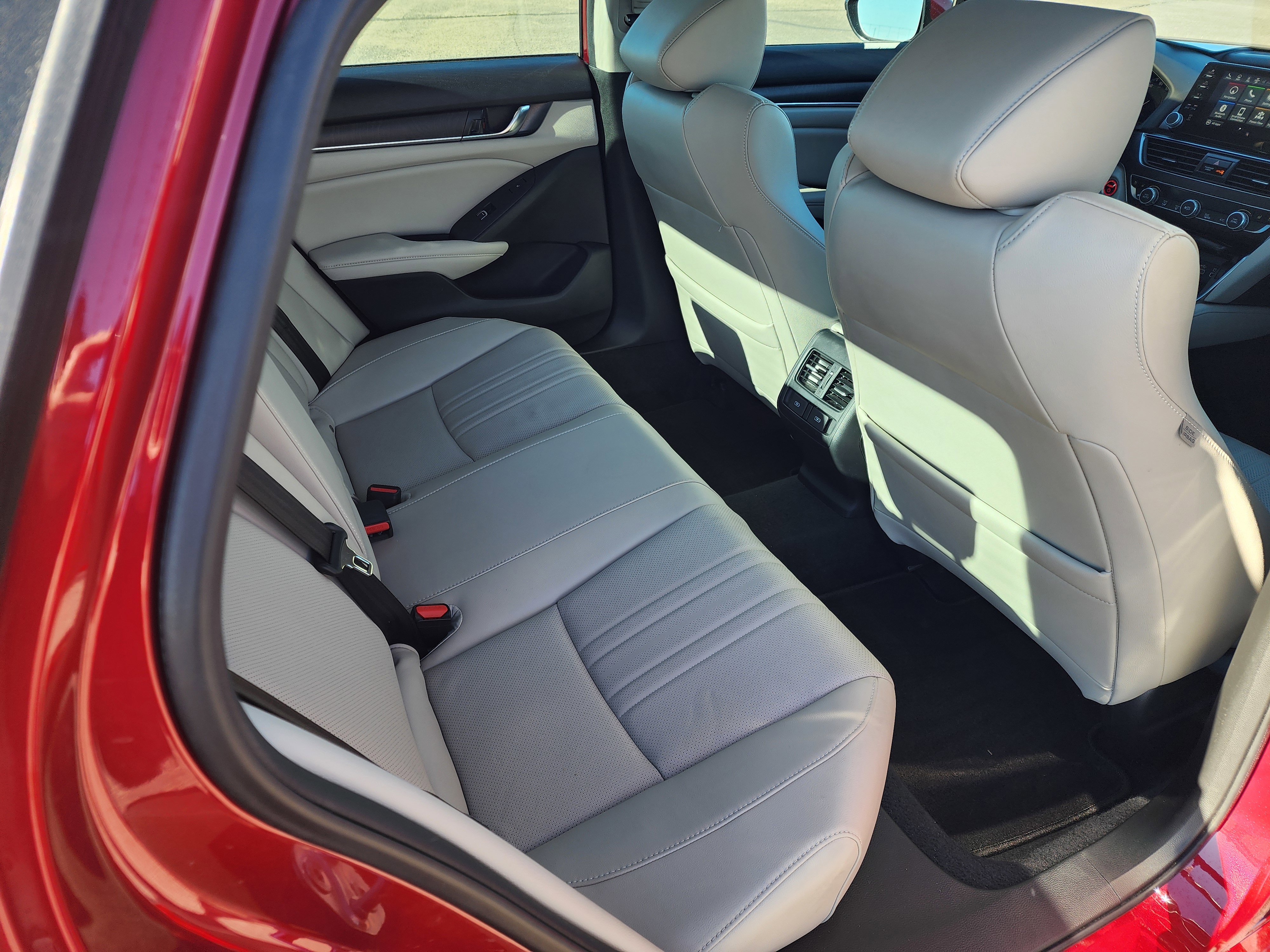 Used 2022 Honda Accord Touring image 14