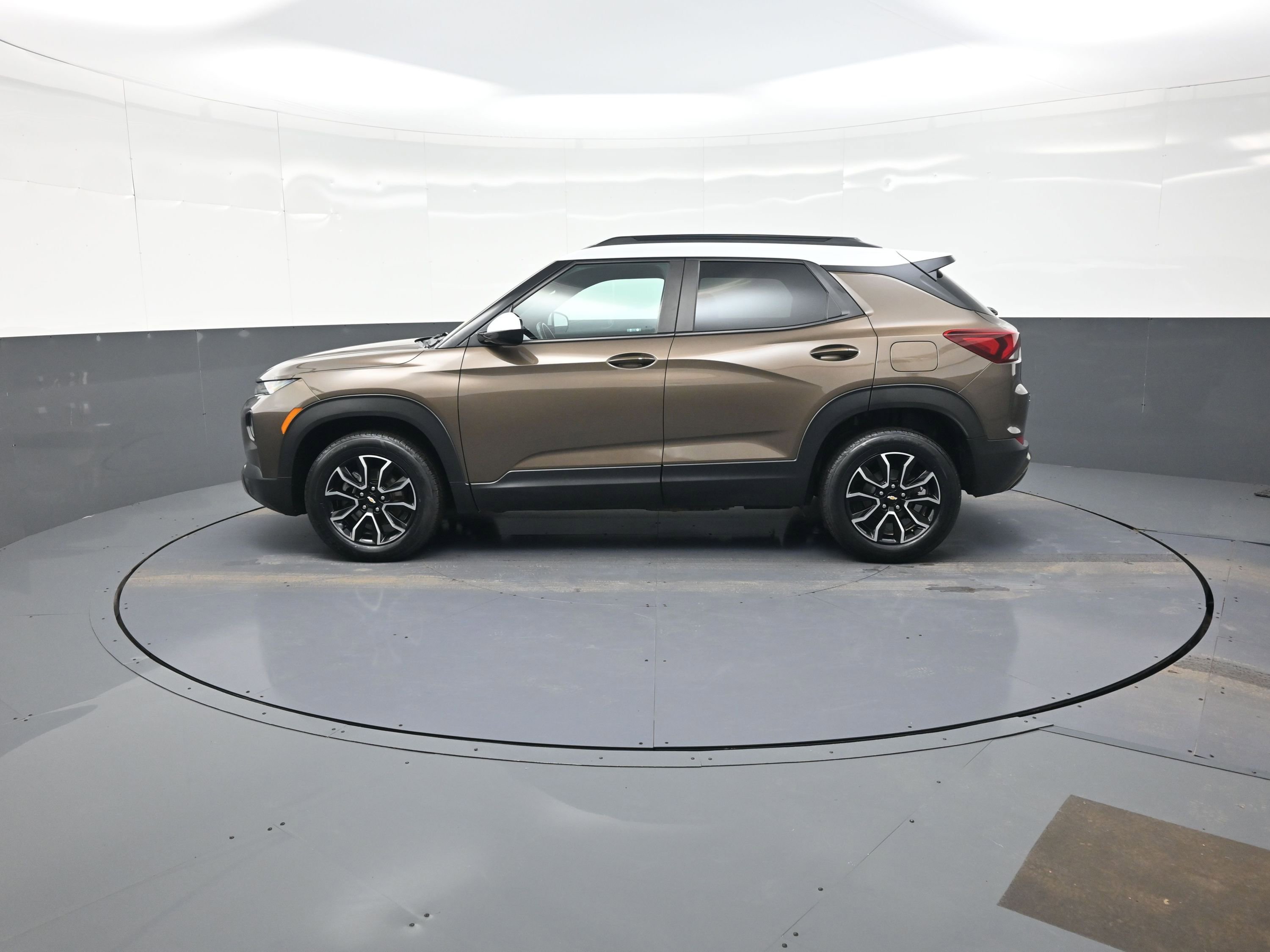 Used 2022 Chevrolet TrailBlazer ACTIV w/ Convenience Package image 6