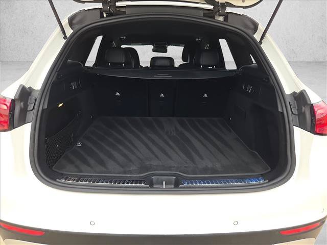 Used 2024 Mercedes-Benz GLC 300 w/ Winter Package image 6