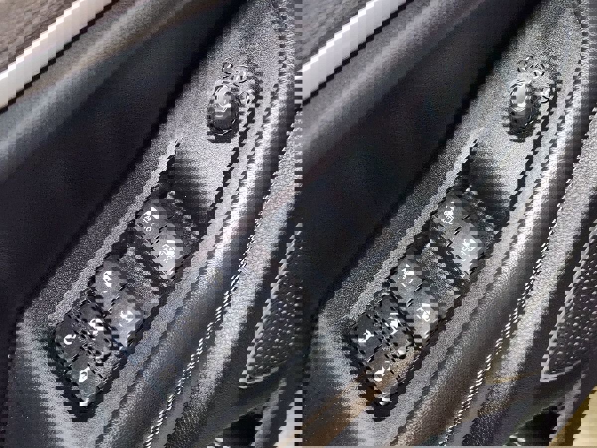 Used 2023 Jeep Grand Cherokee Limited w/ Luxury Tech Group II image 46