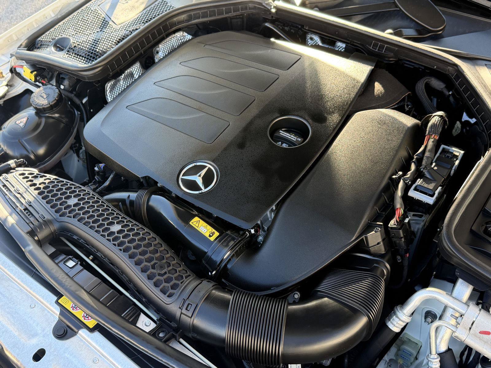 Used 2019 Mercedes-Benz C 300 4MATIC Sedan image 43