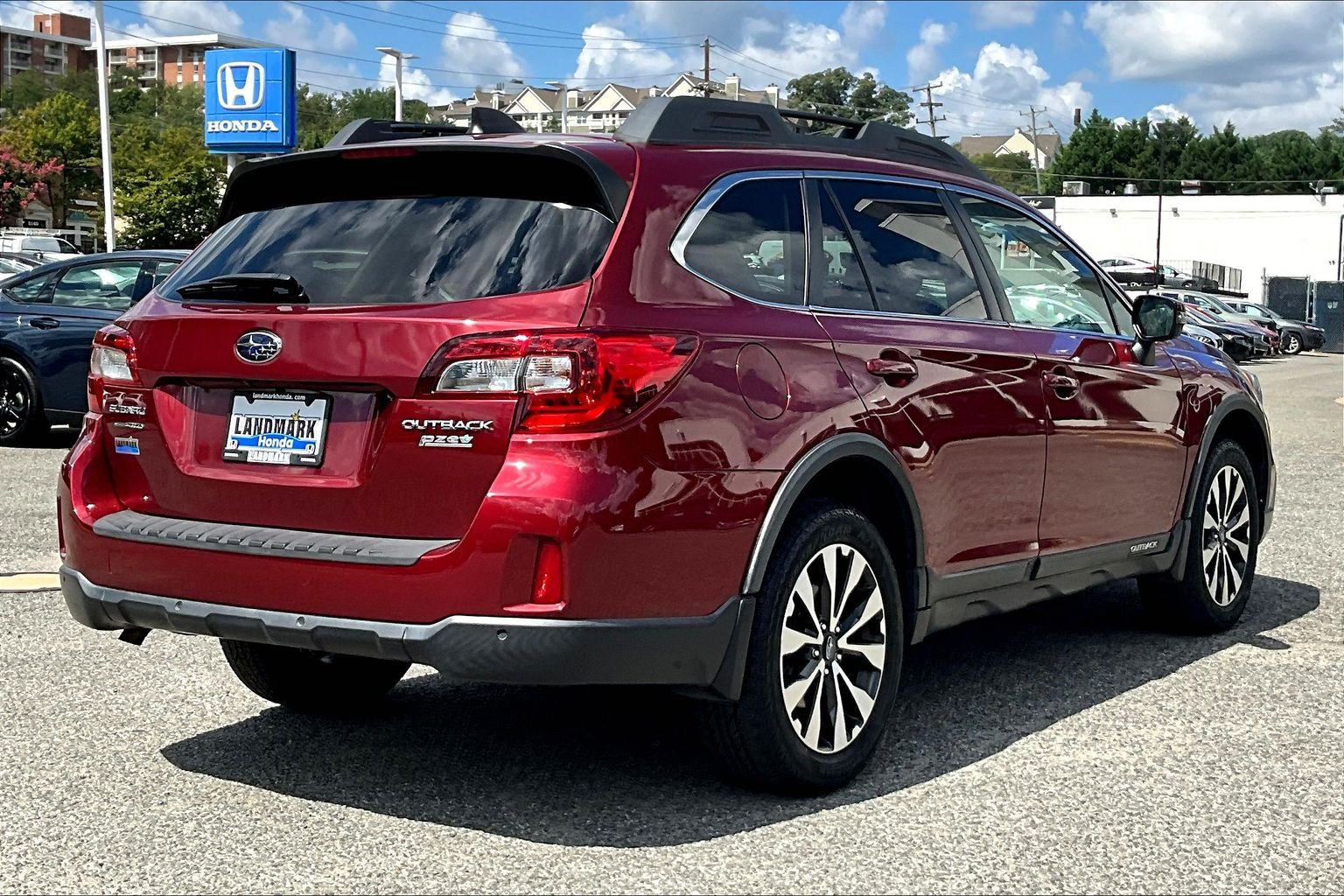 Used 2017 Subaru Outback 2.5i Limited AWD/4WD image 2